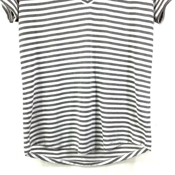 PAIGE Size Large Tee Gray & White Striped V-Neck Short Sleeve T-Shirt M17 - Picture 4 of 7